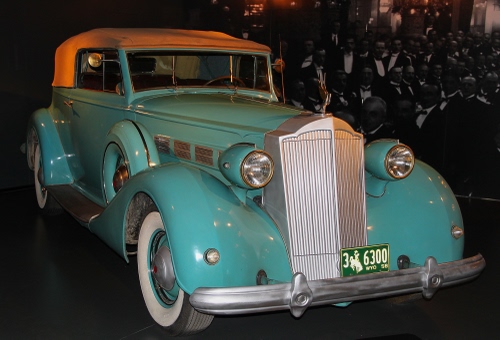 Immagine con automobile, epoca, ruote, auto, storica, fanali, azzurro, verde, turchese, antica