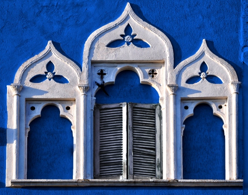 Immagine con tre, bianco, blu, finestre, azzurro, finestra, trifora