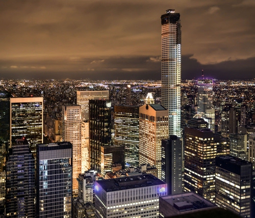 Immagine con grattacieli, luci, panorama, cielo, nuvole, sera, grattacielo, finestre, città, notte, vetri, notturno