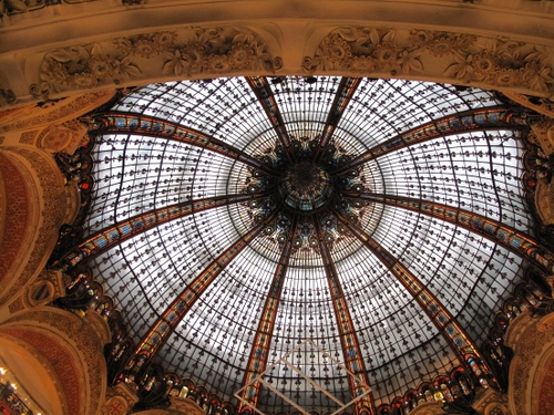 Immagine con cupola, vetro, spicchi, interno, decorazioni, liberty, chiesa, archi, vetrata, vetri, vetrate, decori