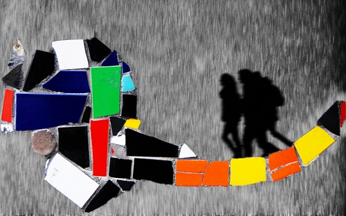 Immagine con colori, ombre, mosaico, giallo, persone, grigio, astratto, nero, ombra, verde, multicolore