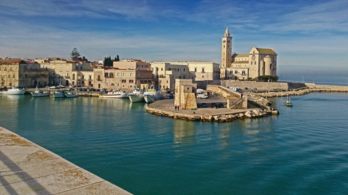 Immagine con mare, porto, chiesa, panorama, acqua, barche, campanile, cielo