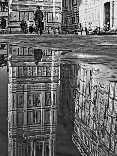 Immagine con riflesso, pozzanghera, campanile, piazza, bianconero, acqua, duomo, riflessi, firenze, torre