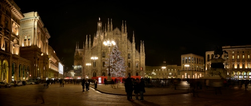 Immagine con duomo, milano, piazza, notturno, lampioni, notte, natale, luci