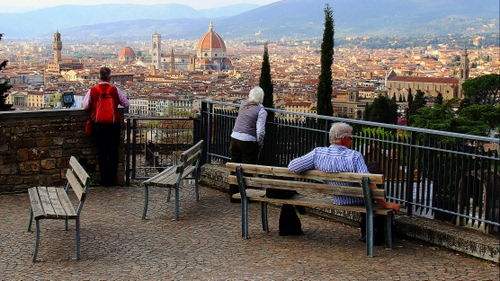 Immagine con panchine, firenze, panorama, cupola, terrazza, belvedere, campanile