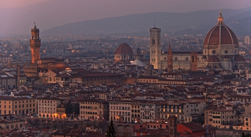Immagine con panorama, cupola, firenze, città, campanile, campanili, palazzi, luci, tetti, torri, case, tramonto, torre, finestre, paesaggio, cupole, chiesa