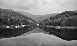 lago, bianconero, riflesso, acqua, alberi, montagne, montagna, riflessi, nuvole