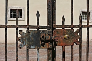 cancello, serratura, ruggine, finestre, ferro, grate, muro, sbarre, chiavistello, cortile, inferriate