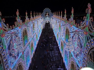 luminarie, luci, colori, notturno, prospettiva, notte, nero, festa, strada, lampadine, persone, luminaria, gente, natale, decorazioni, cielo