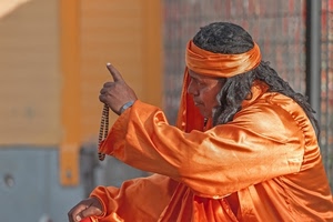 arancione, capelli, uomo, collana, dito, santone, artista, mani, fascia, arancio, persona