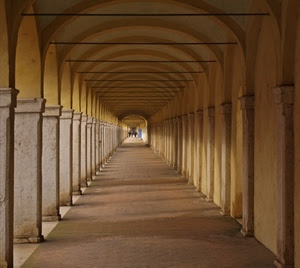 colonne, portico, archi, prospettiva, portici, ombre, persone, giallo, tiranti