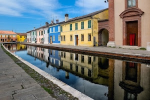 canale, case, chiesa, acqua, azzurro, riflessi, portone, cielo, giallo, finestre, arco, colori, porte, riflesso, nuvole, comignoli, strada