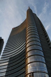 grattacielo, cielo, finestre, nuvole, vetro, palazzo, torre, milano, riflesso, architettura, curve, vetri, azzurro