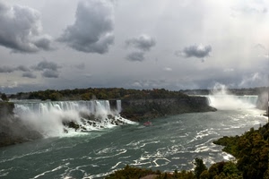 nuvole, fiume, cascate, acqua, cascata, alberi, barca, spruzzi