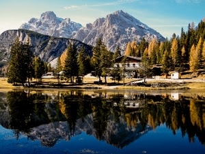 lago, alberi, riflesso, montagna, acqua, montagne, panorama, case, cielo, casa, bosco, rocce, paesaggio, riflessi