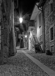vicolo, lampione, bianconero, scala, notte, scale, case, luce, luci