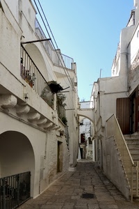 vicolo, case, scala, bianco, balconi, cielo, strada, archi, ringhiere, balcone, arco