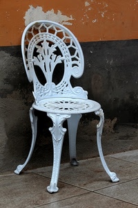 sedia, muro, bianco, pavimento, arancione, nero, bianca, ferro, gambe