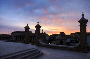 tramonto, scale, controluce, nuvole, gradini, cielo, città, canale, case, torri