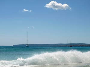mare, barche, nuvole, cielo, onda, acqua, onde, schiuma, blu