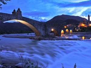 ponte, fiume, luci, acqua, archi, nuvole, notte, arcate, arco