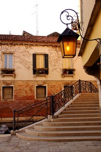 lampione, finestre, ringhiera, scala, ponte, gradini, luce, scalini, scale, scalinata, venezia