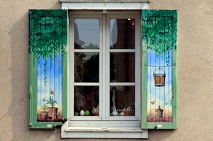 finestra, vetri, persiane, secchio, verde, muro, dipinti, vasi, riflesso, davanzale, legno, vetro, dipinto, scuri, riflessi