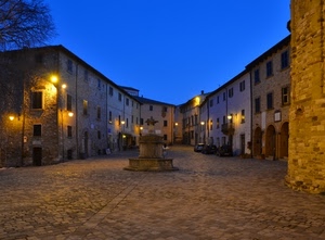 piazza, case, luci, fontana, lampioni, blu, sera, cielo