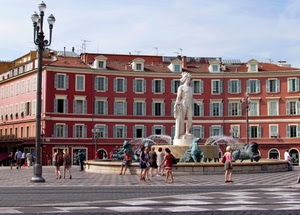 piazza, fontana, lampione, statua, rosso, palazzo, persone