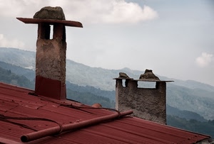 tetto, comignoli, nuvole, montagne, rosso, cielo, due, montagna, tegole