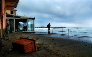 mare, vaso, uomo, spiaggia, nuvole, acqua, vetrata, mareggiata, persona, molo, sabbia