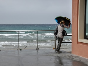 mare, ombrello, vento, donna, pioggia, onde, acqua, maltempo, ringhiera
