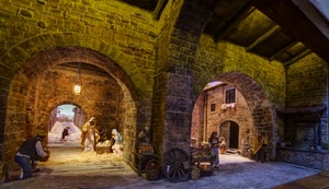 presepe, ruota, archi, madonna, lampione, porta, statue