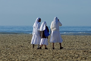suore, mare, spiaggia, tre, sabbia, velo, bianco
