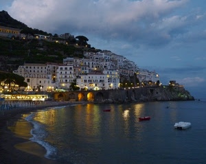 mare, barche, luci, spiaggia, borgo, panorama, riflessi, cielo, acqua, paese, nuvole, notturno, onda, tramonto, case, scogliera