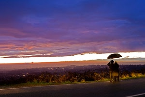 ombrello, strada, cielo, nuvole, tramonto, panorama, persone, viola, coppia, due, alba, asfalto, blu