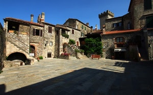 piazza, torre, scale, ombra, case, borgo, finestre, comignoli, scala, arco