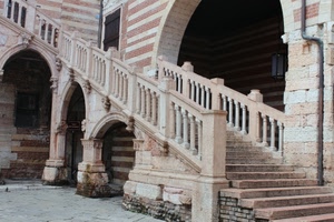 archi, gradini, scalinata, scala, scalini, scale, balaustre, balaustra, marmo, mattoni, strisce