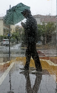 pioggia, ombrello, gocce, riflesso, acqua, uomo, vetro, strada, verde