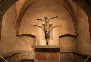 crocifisso, croce, altare, chiesa, archi, arco, interno, gesù, ombra, finestra, volte